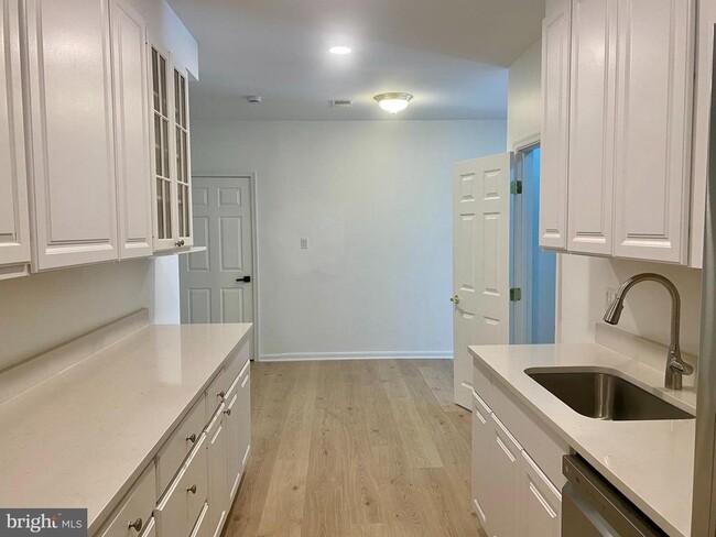 Building Photo - 7806 Birnam Wood Dr