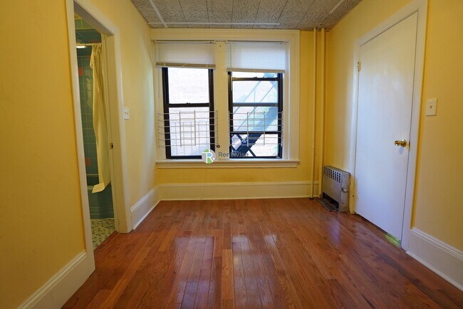 Building Photo - 1455 Beacon St