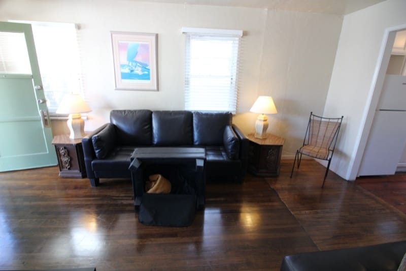 Building Photo - 728 Venice Ct