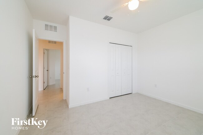 Building Photo - 178 Andreas St