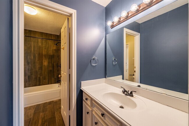 Building Photo - 11826 Primwood Dr