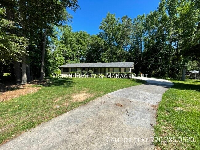 Building Photo - 4125 Flat Shoals Rd