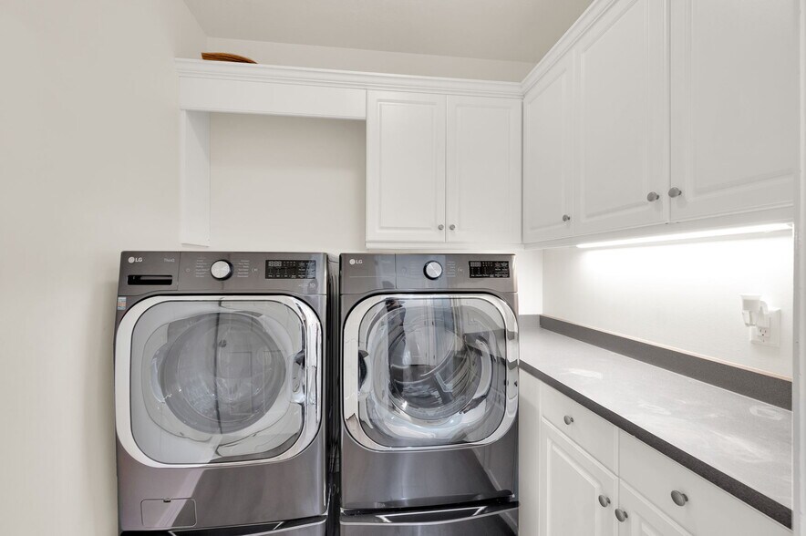 Building Photo - 7187 S Villandrie Ln