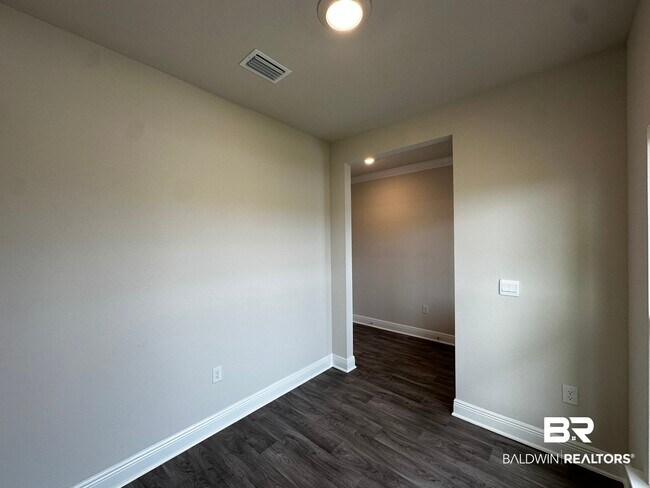 Building Photo - 32236 Revere Dr