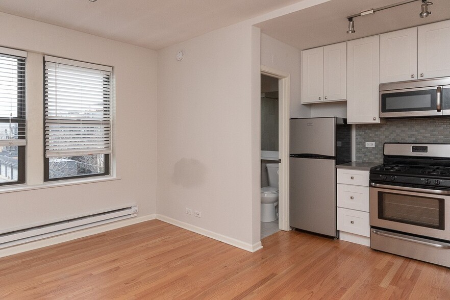 Building Photo - 2824 W Palmer St