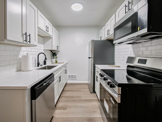 Building Photo - Luxury Living at Z on Plymouth – 1,000 SF Two-Bedroom Residence