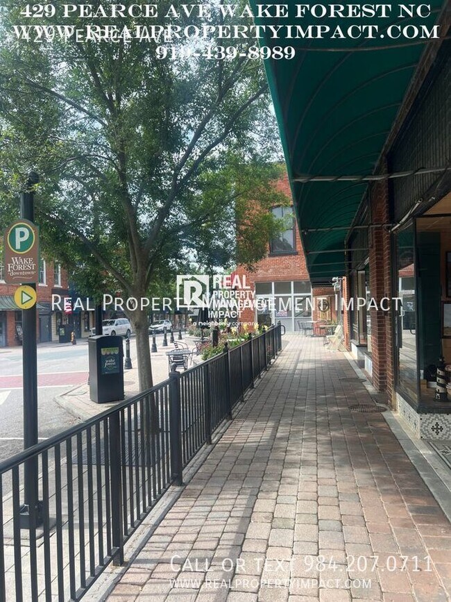 Building Photo - 429 Pearce Ave