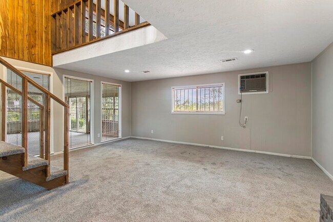 Building Photo - 6602 Indian Lake Dr