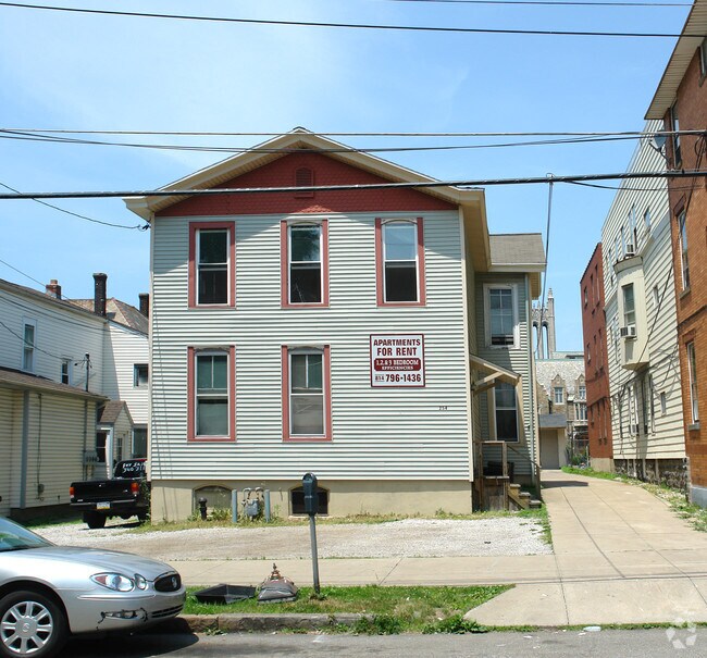 Building Photo - 254 W 8th St