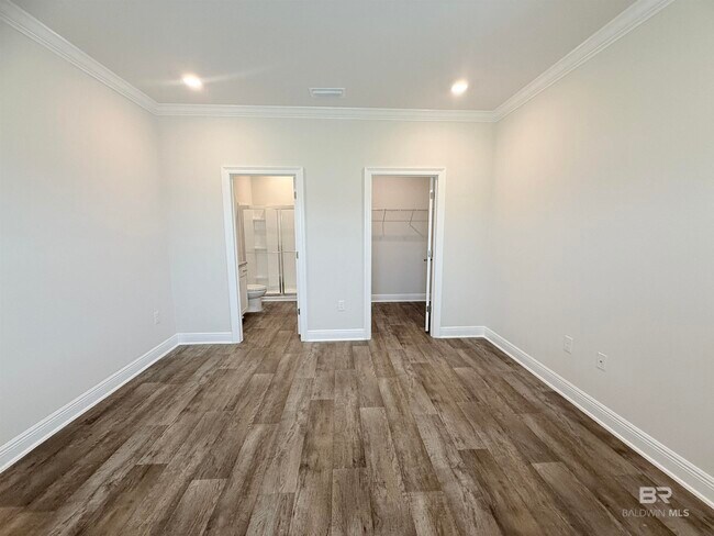 Building Photo - 32487 Revere Dr