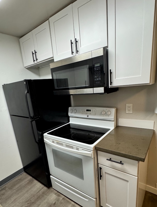 Building Photo - 2415 8th Ave N