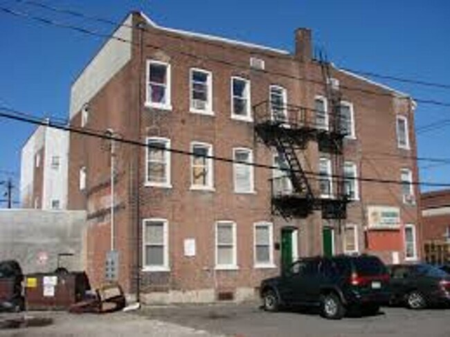Building Photo - Inspected and Approved 3 Bedroom 1 Bath in Trenton