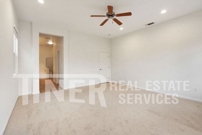 Building Photo - 6025 CreekBerry Wy