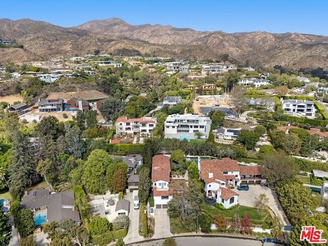 Building Photo - 879 Muskingum Ave