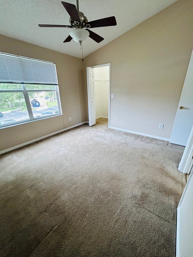 Building Photo - 10445 Heron Lake Dr