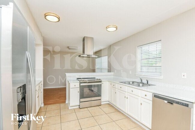 Building Photo - 7700 Castillo Rd