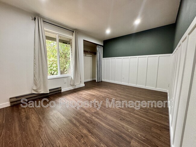 Building Photo - 6155 SW Heights Ln
