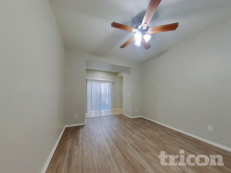 Building Photo - 10268 W Sands Dr