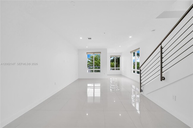 Building Photo - 6310 NW 103rd Pl