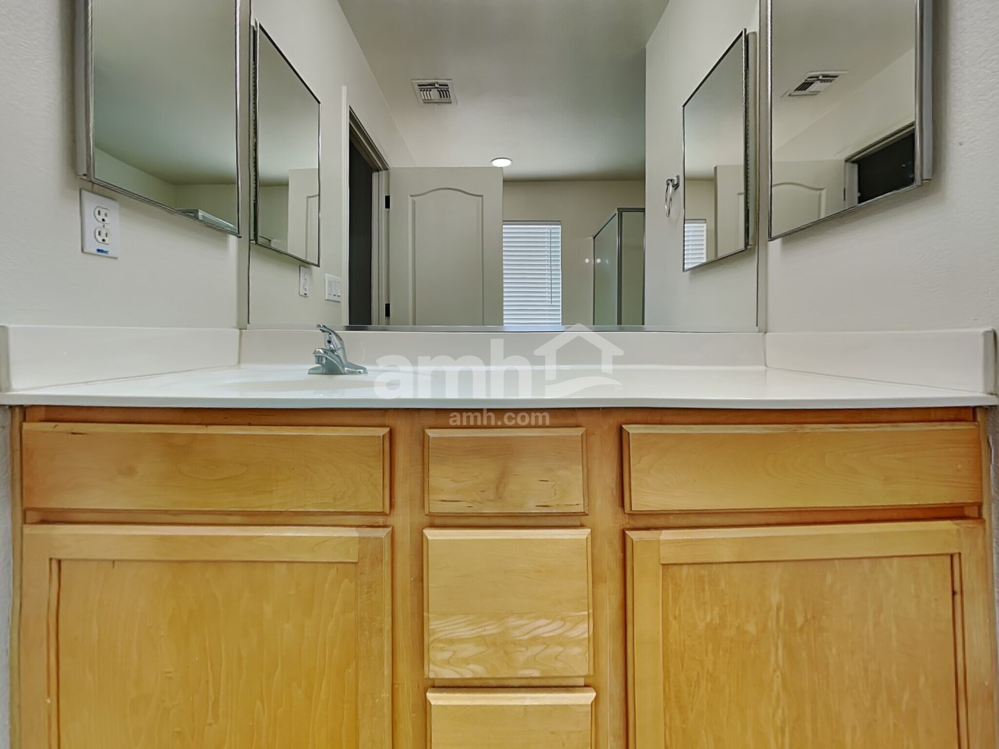Building Photo - 10845 E Wier Ave
