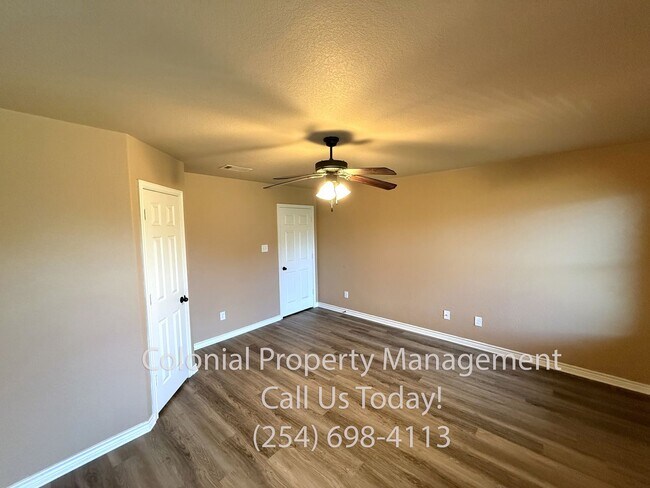 Building Photo - Available now 3 Bedroom 2 Bath Custom Home...