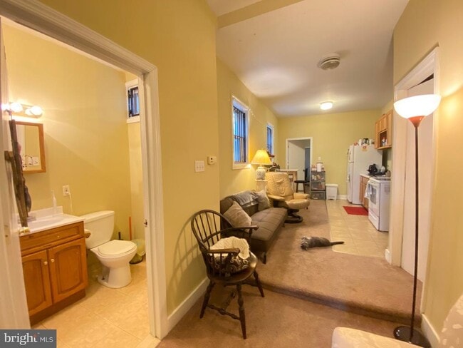 Building Photo - 1435 W Norris St