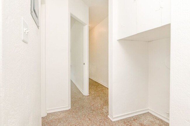 Building Photo - 1239 Virginia Dr