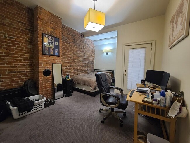 Building Photo - 42 N St