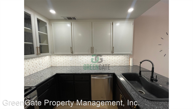 Building Photo - 2 br, 1 bath House - 1102 Cedar Creek Dr U...