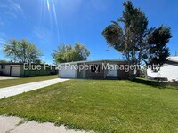 Building Photo - 2206 Wahlquist Dr