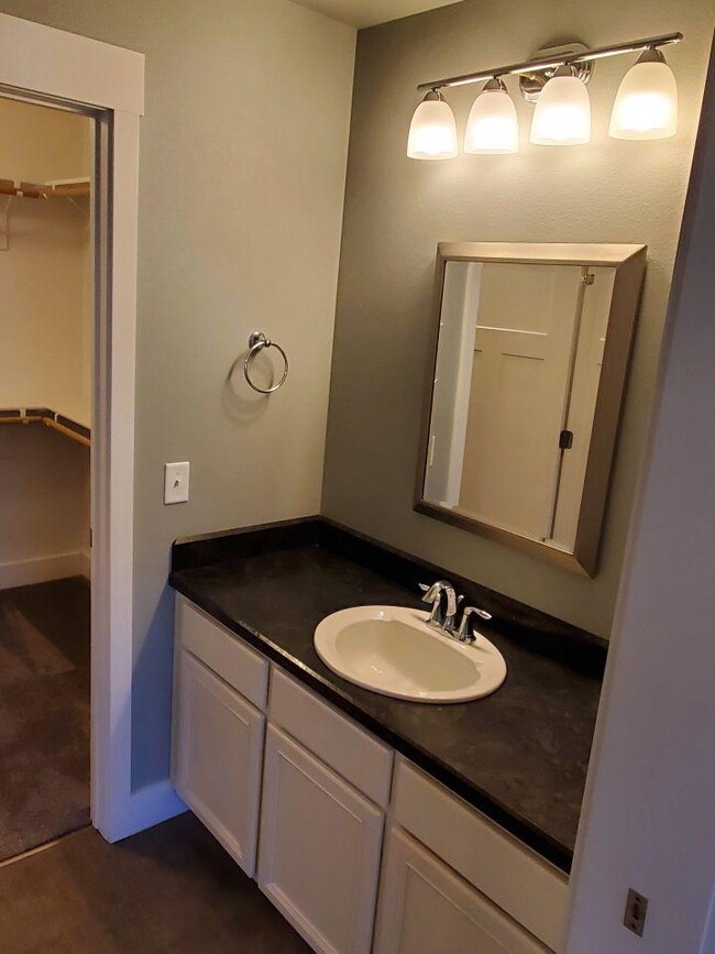 Building Photo - 2 bedroom in Billings MT 59101