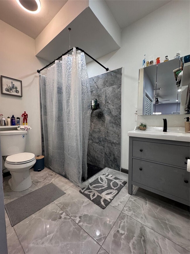 Building Photo - 1417 Avon Ln