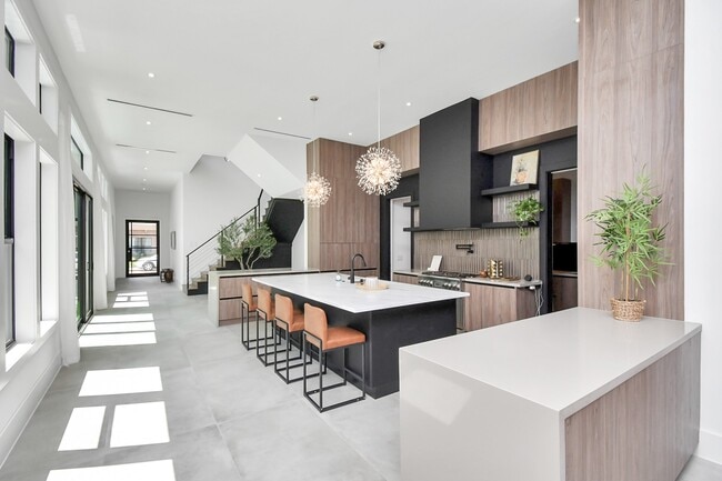 Building Photo - 5414 John Dreaper Dr