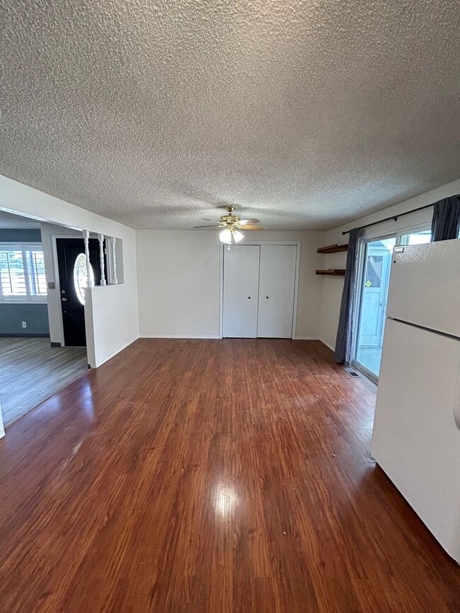 Building Photo - 2 Bedroom 2 Bath House