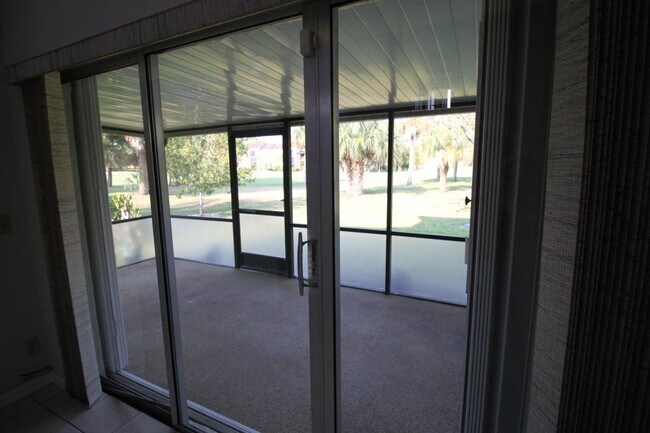 Building Photo - 7342 Pinewalk Dr S