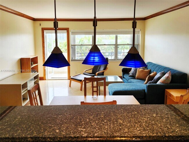 Building Photo - 401 Golden Isles Dr