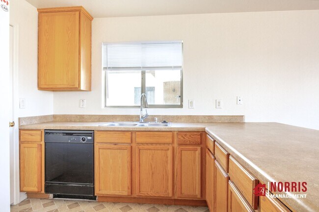 Building Photo - Spacious Home in Magic Ranch in Florence