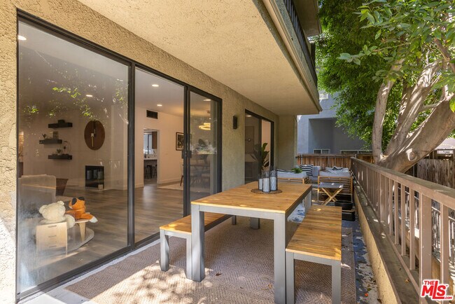 Building Photo - 1210 Kings Rd