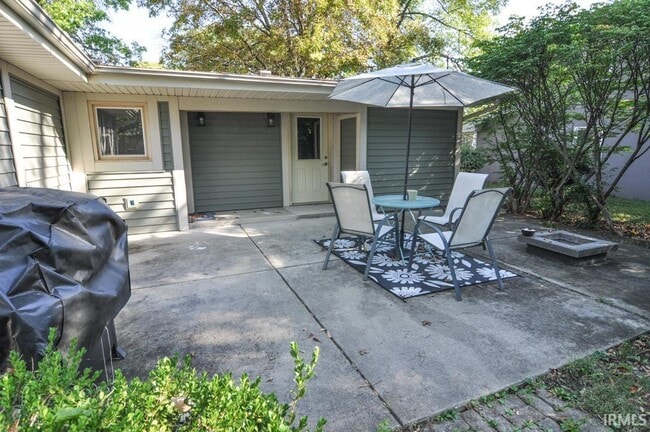 Building Photo - 721 Princess Dr