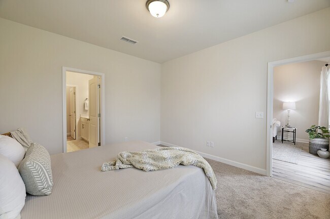Building Photo - 546 Becks Pl