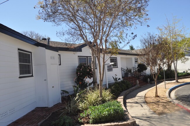 Building Photo - Serra Mesa  SFH Detached “4BR/2.5BA + offi...