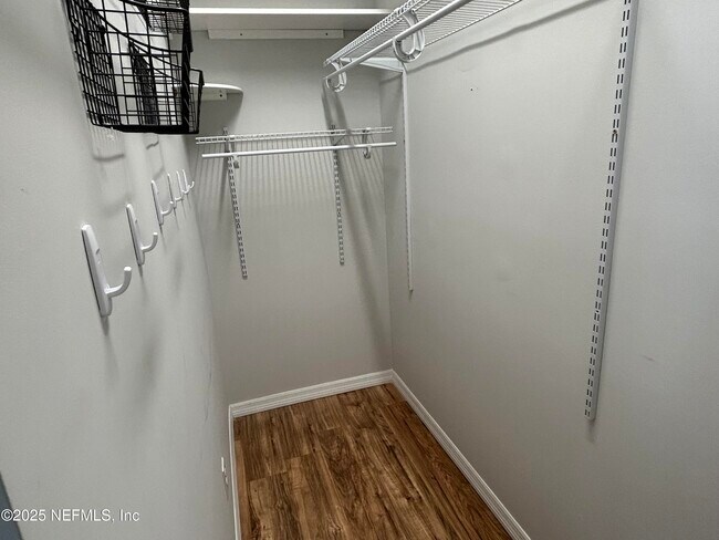 Building Photo - 2114 2nd St S