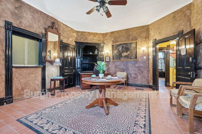 Building Photo - 502 Walnut Ave