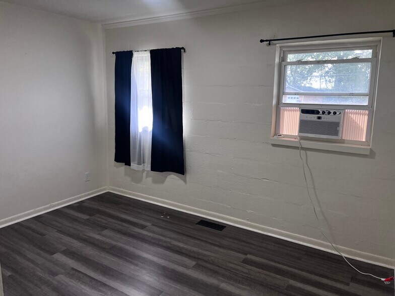 Building Photo - 2209 -2215 Highland Street