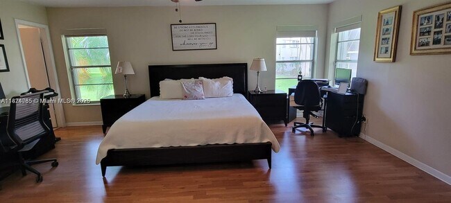 Building Photo - 8662 Bridle Path Ct