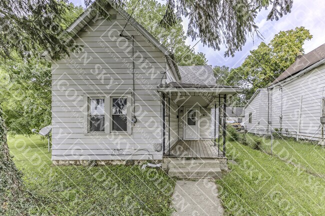Primary Photo - 628 W Memorial Dr