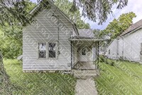 Building Photo - 628 W Memorial Dr