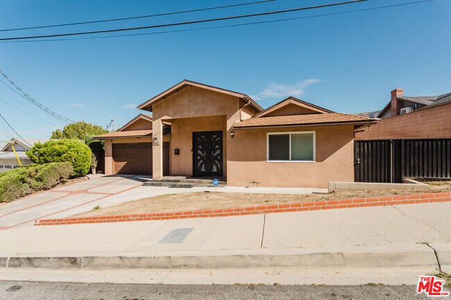 Building Photo - 9047 Riderwood Dr