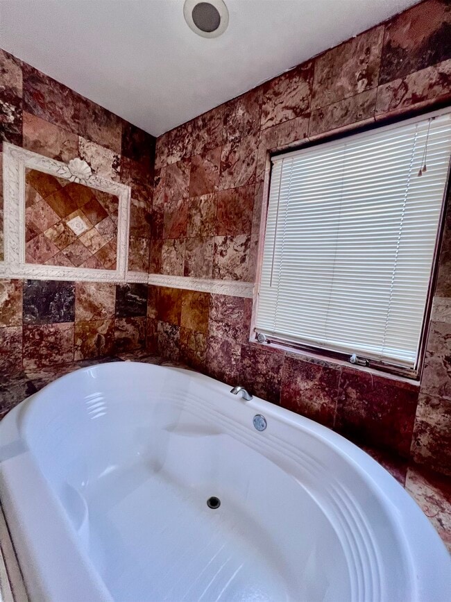 Building Photo - 207 Martingale