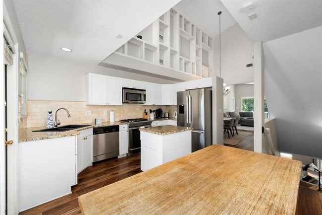 Building Photo - 506 Oceanview Ave